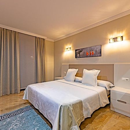 Marina Luxury Apartment Естепона Екстер'єр фото